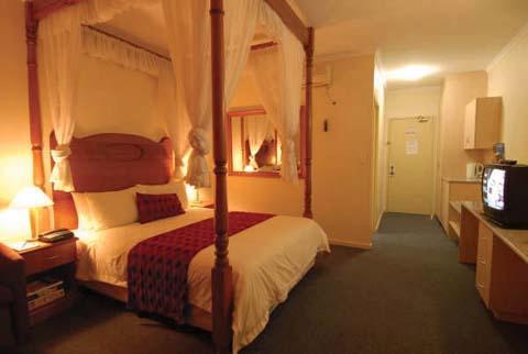 Riviera 4* Adelaide