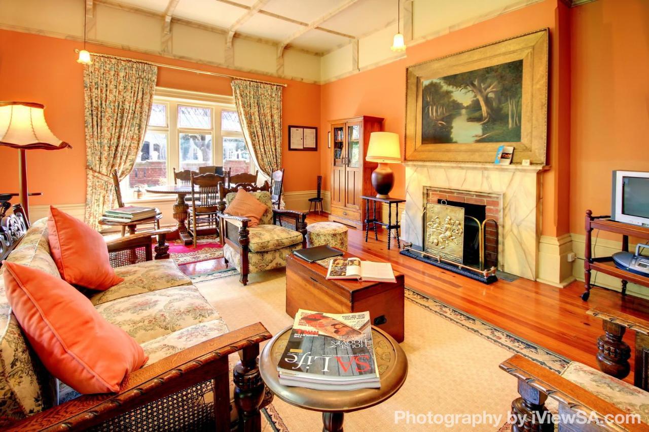 Buxton Manor Bed & Breakfast 4*