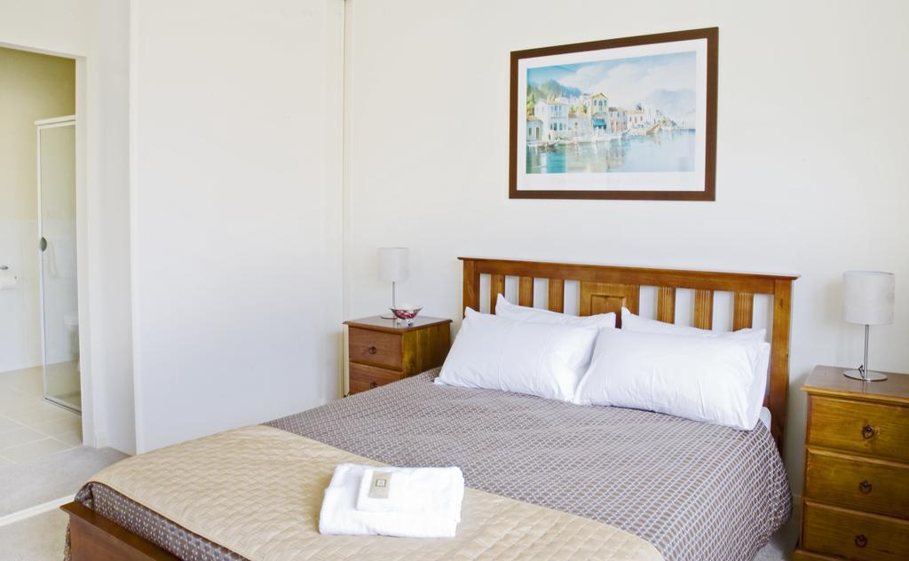 Aparthotel Glenelg Pacific 4*