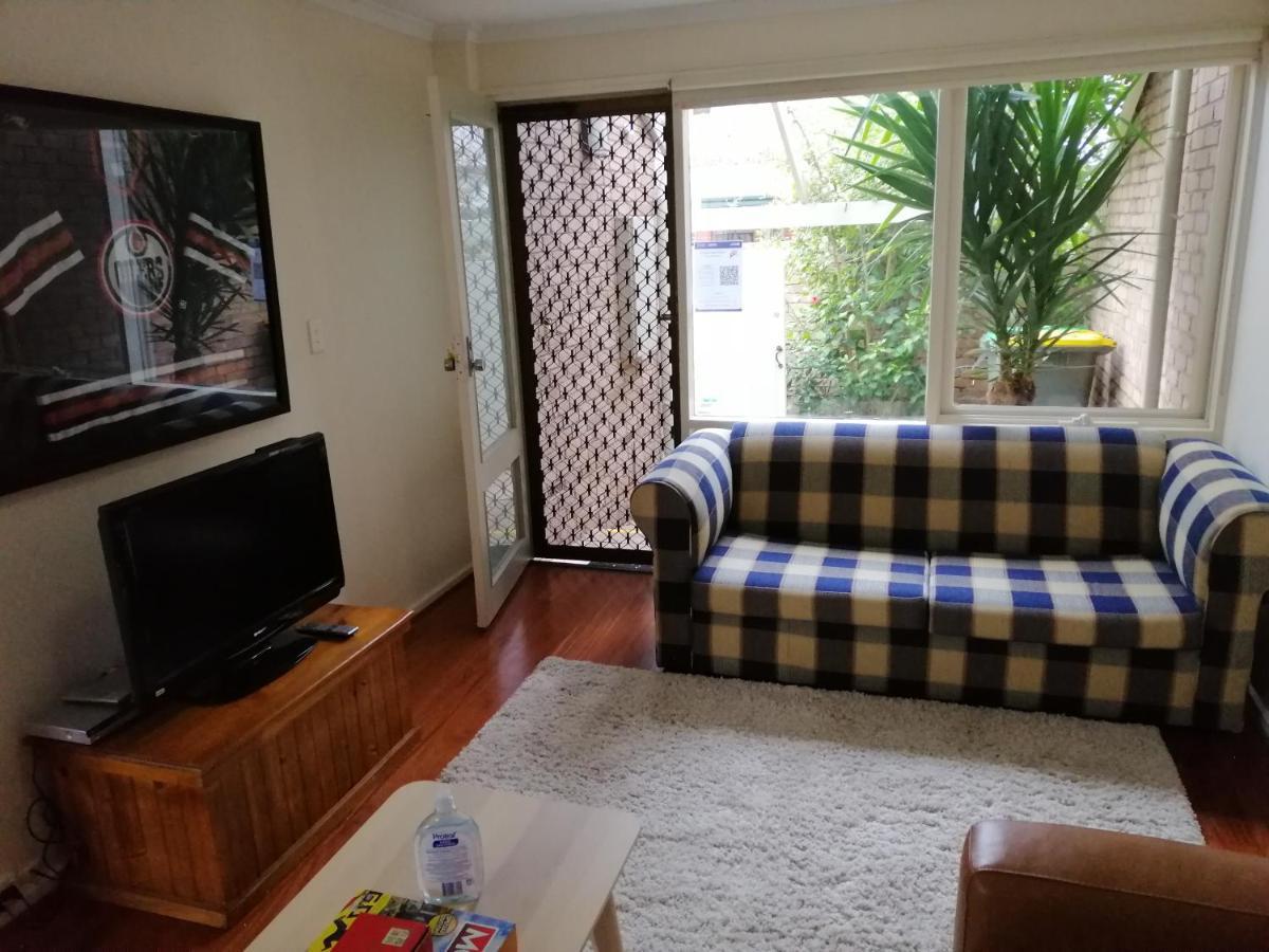 Adelaide Holiday Home * Adelaide