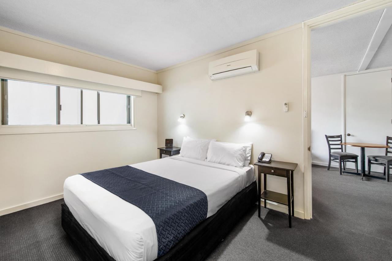 Econo North Hotel