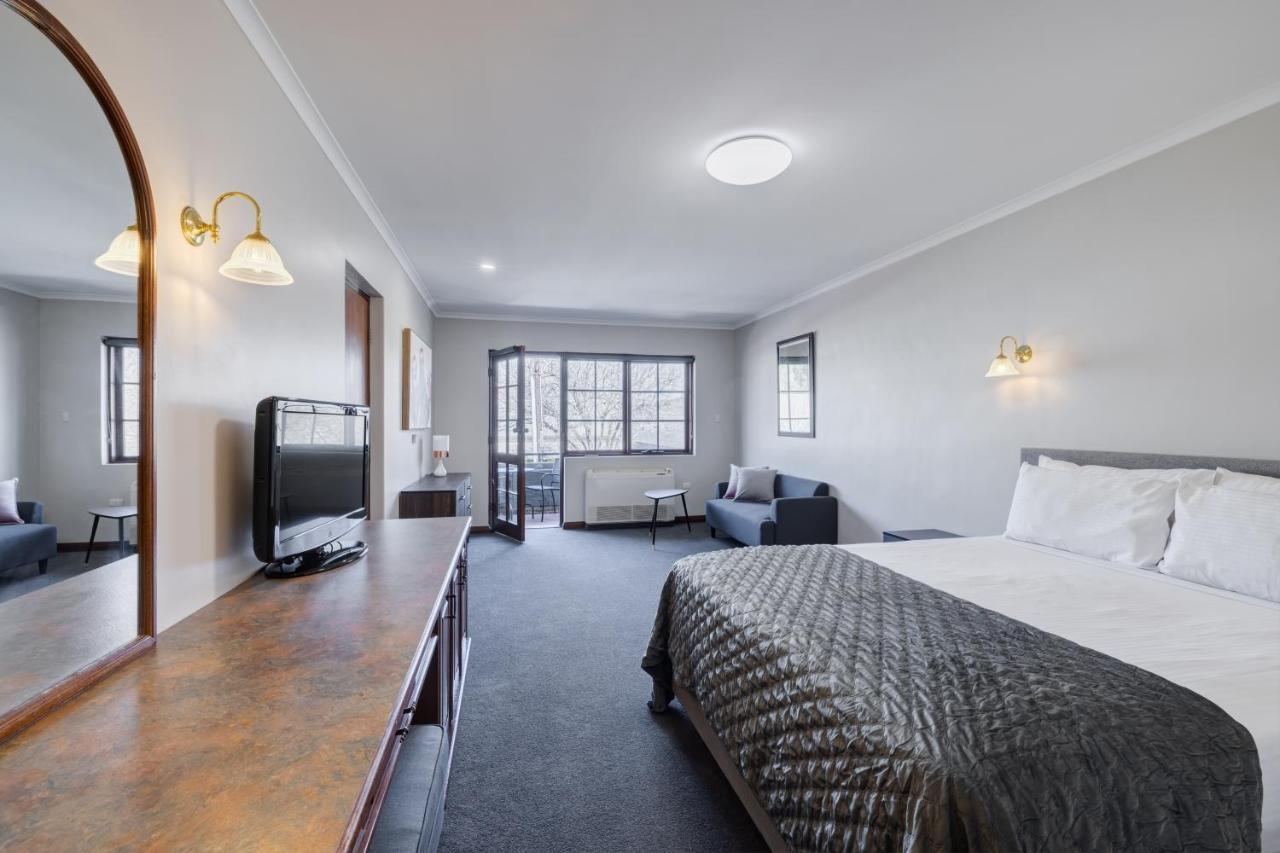 Adelaide Inn Hotel