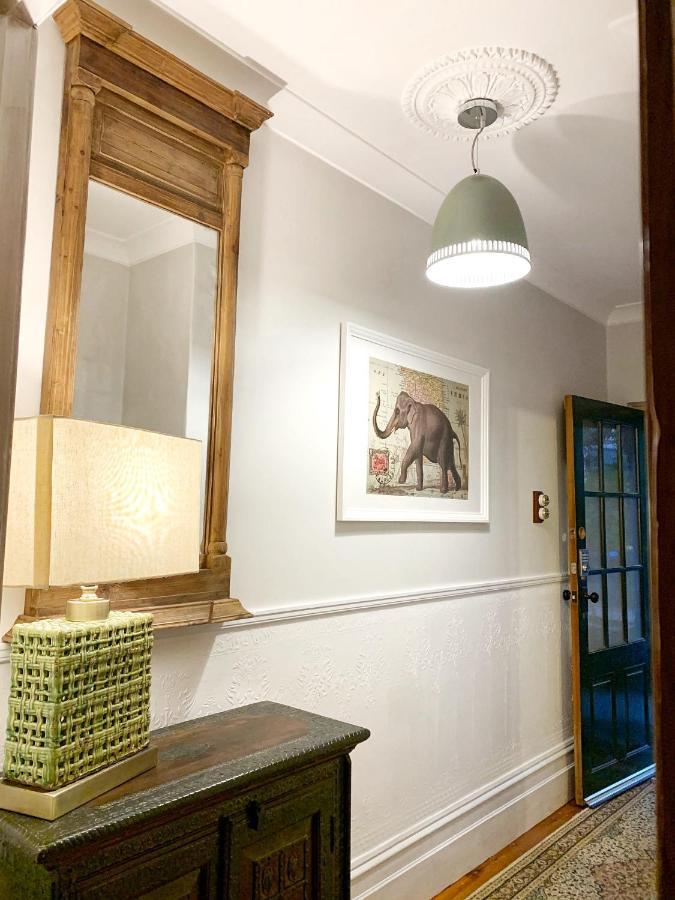 Hollidge House 5 Star Luxury Apartment *