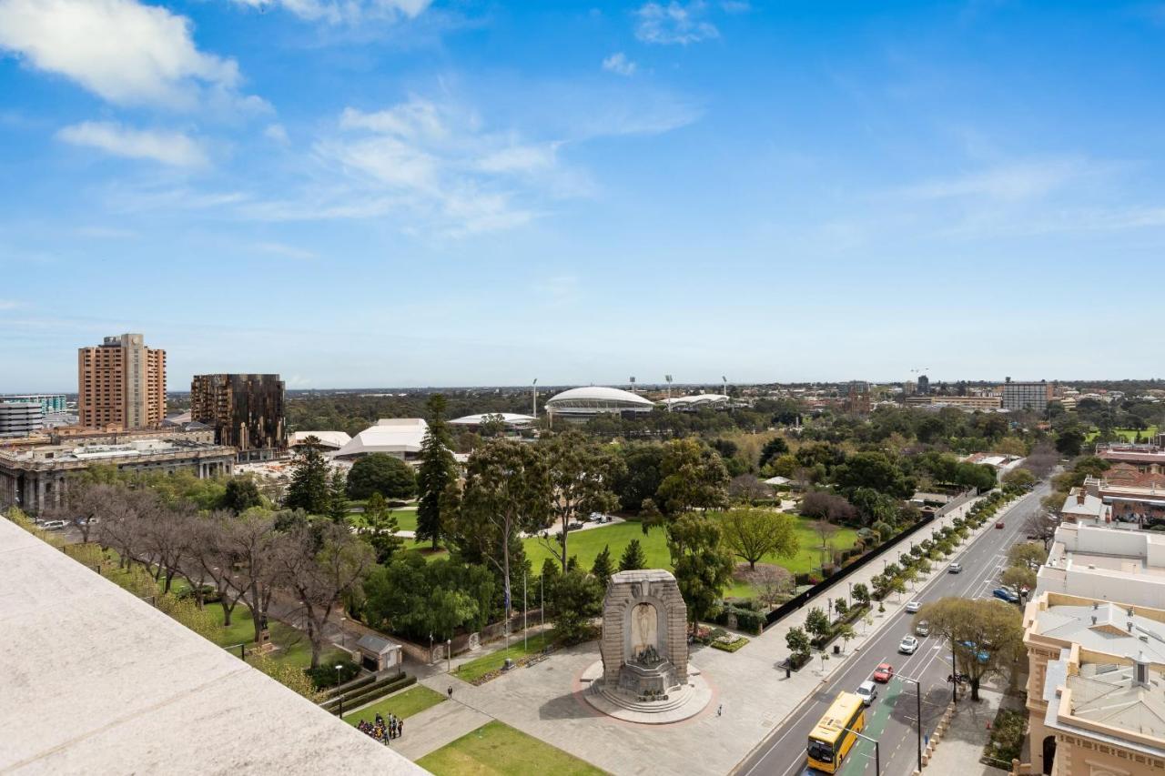 Swainson At M1 Adelaide
