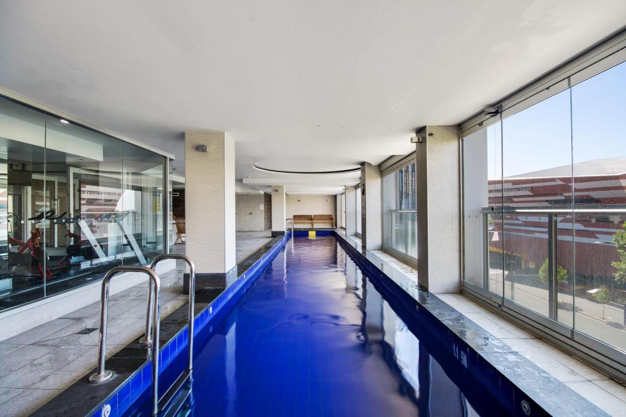 Swainson At M1 Apartment