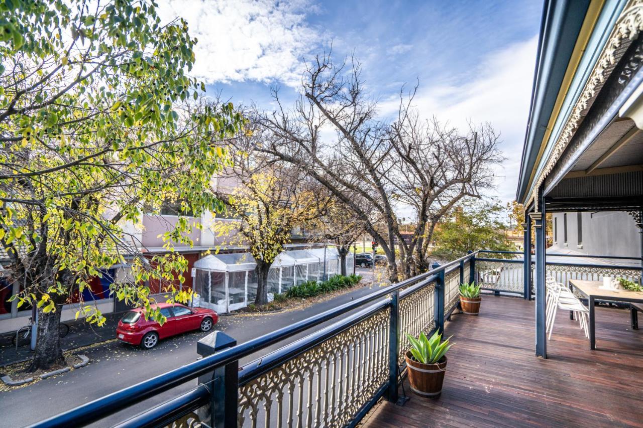 Archer St Heart Of North Balcony 65tv *