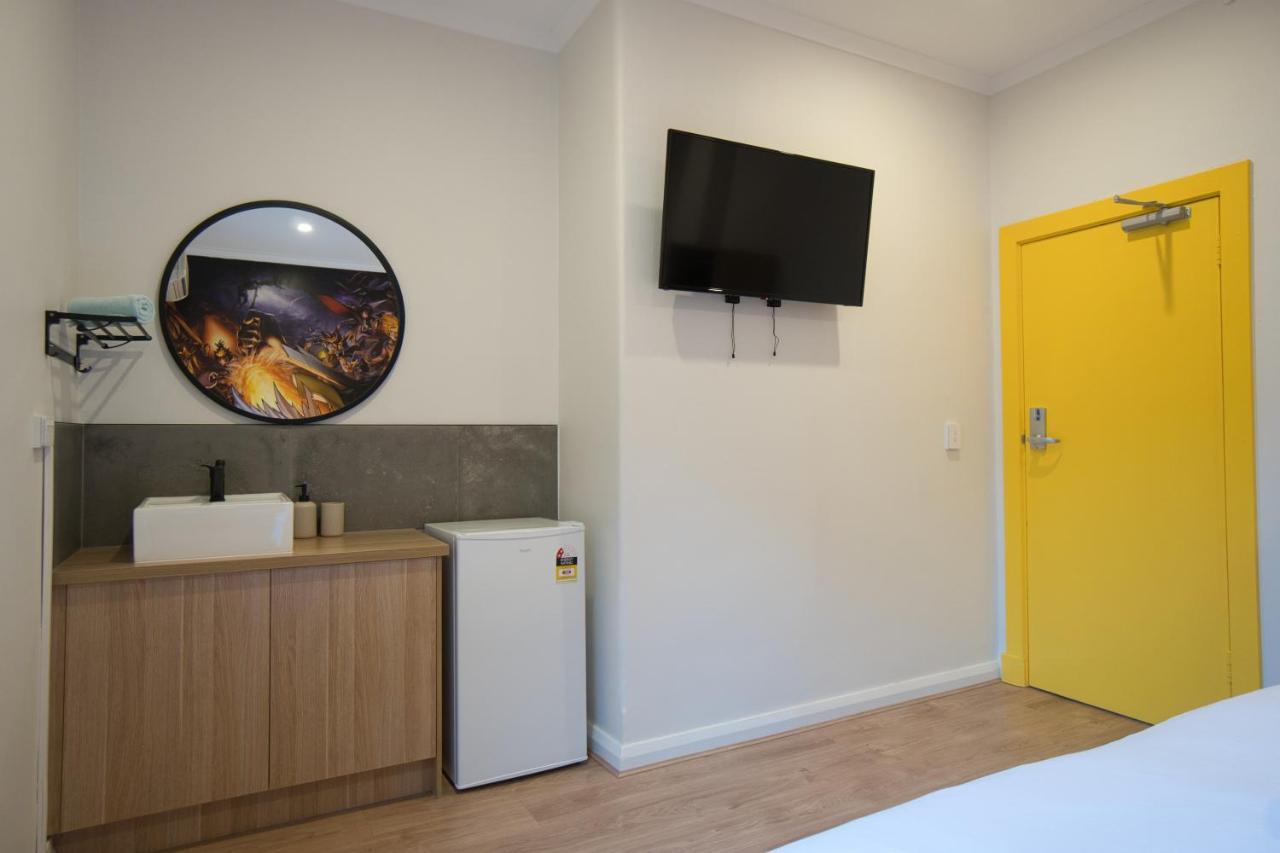 Dreamy - Private With Shared Bathrooms