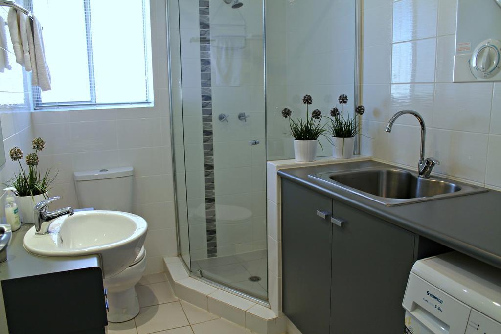 Dress Circle - Childers Street Aparthotel