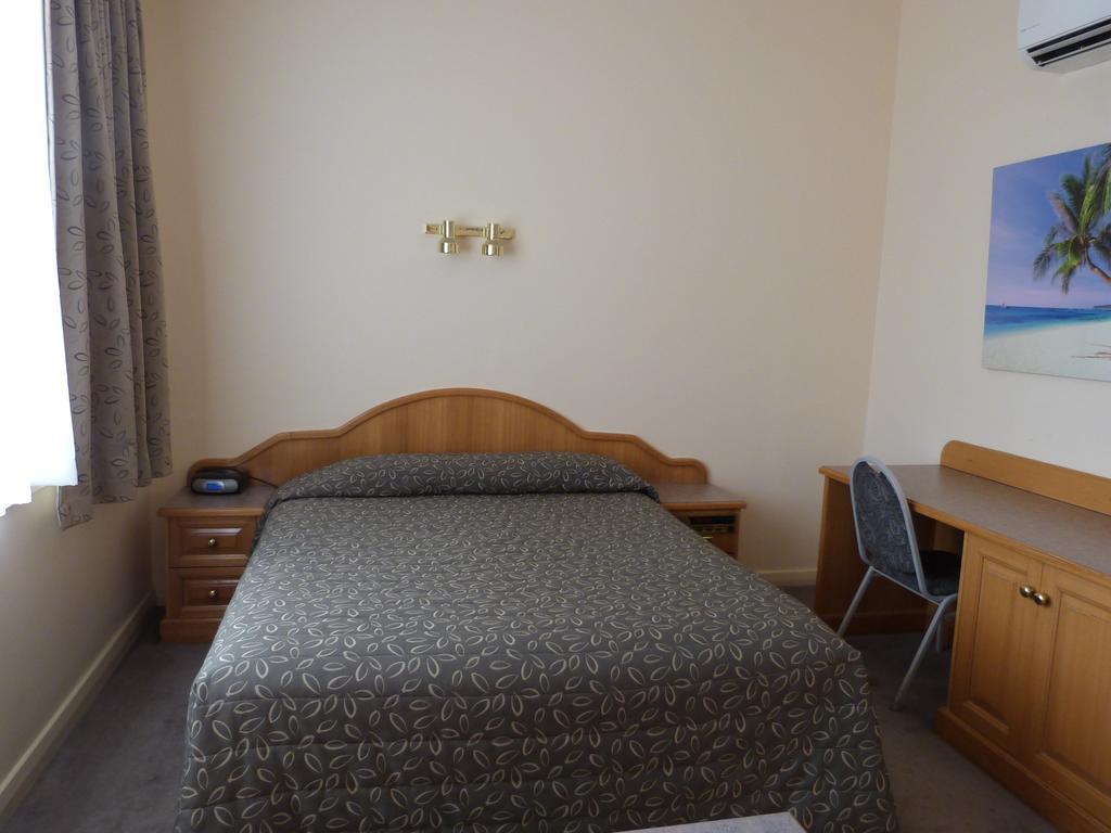 Glenelg Motel
