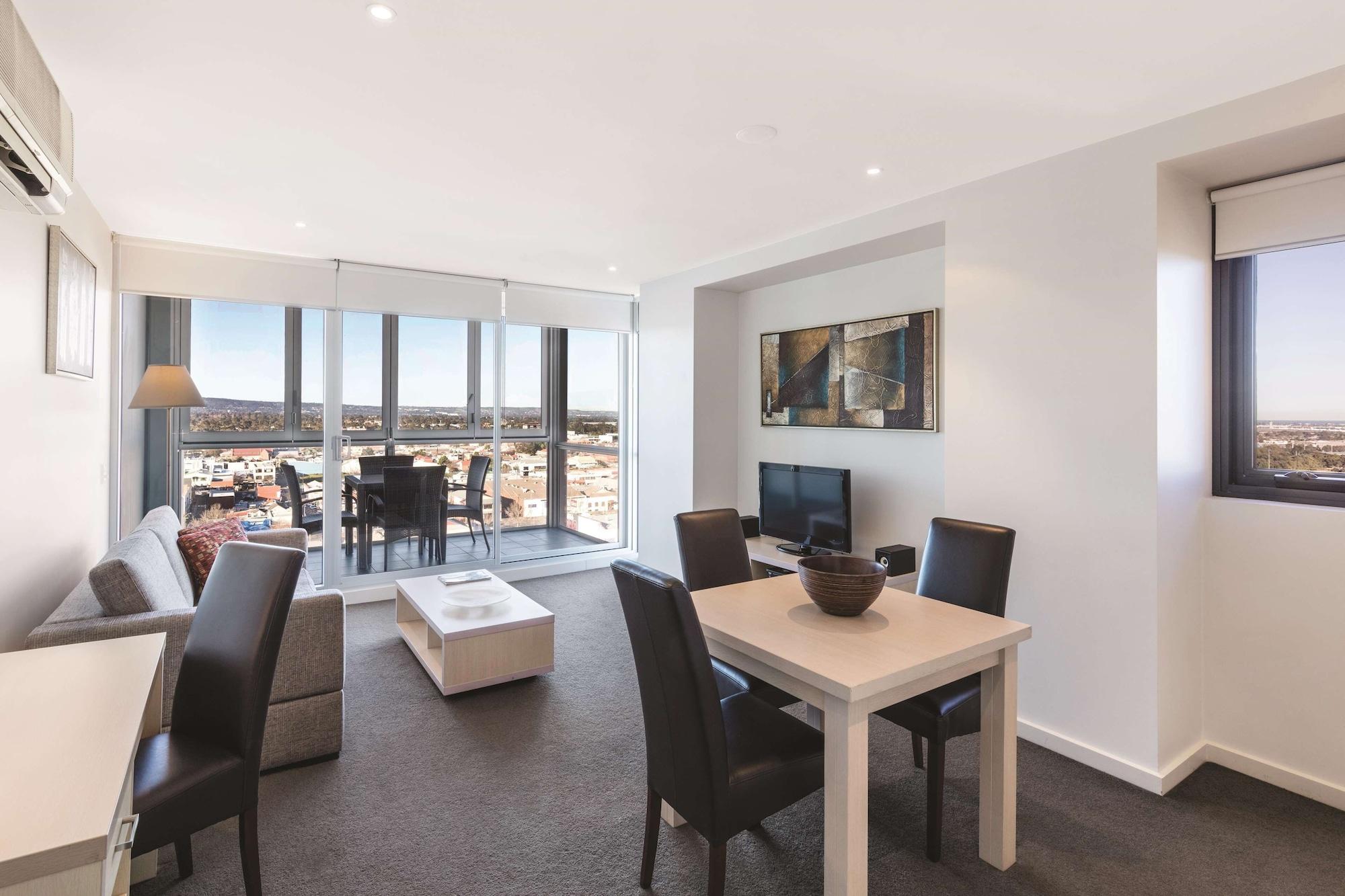 Istay Precinct Aparthotel 4*