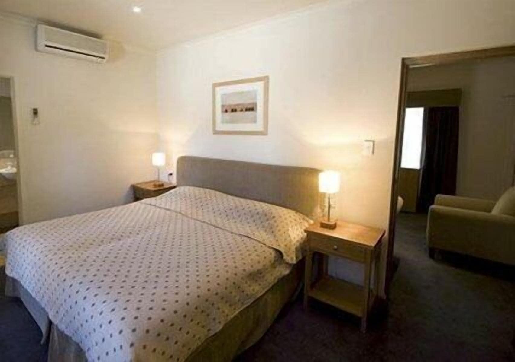 Comfort & Sombrero 4* Adelaide