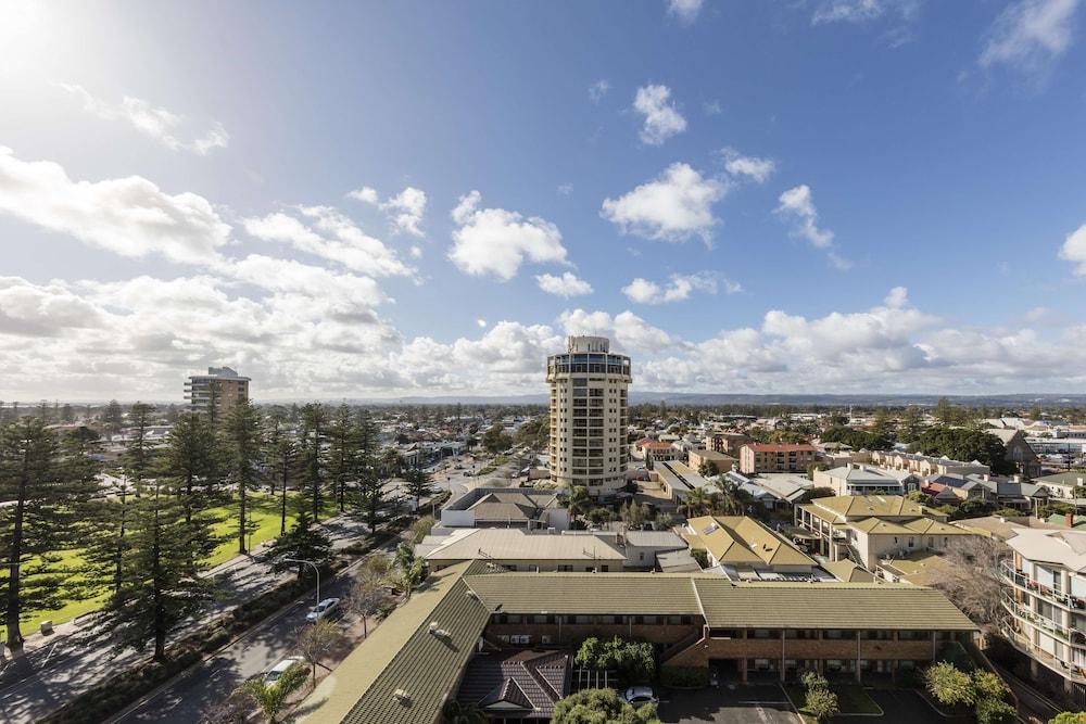 Oaks Glenelg Liberty Adelaide