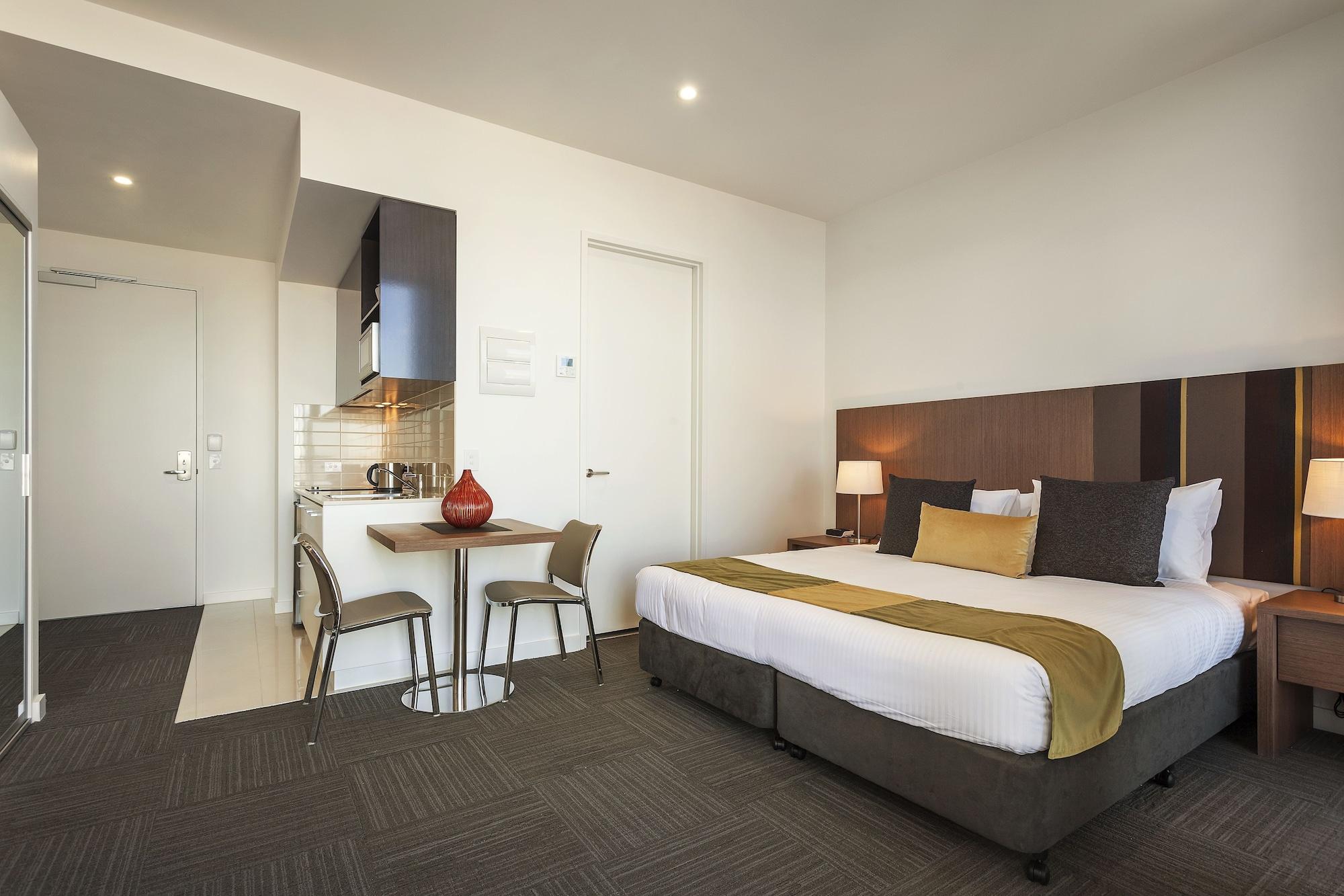 Quest On Franklin Aparthotel 4*