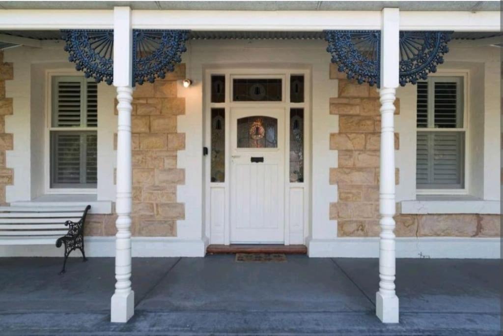 Henry Morcomb 2 Bdrm Sleeps 4 Wifi Holiday home