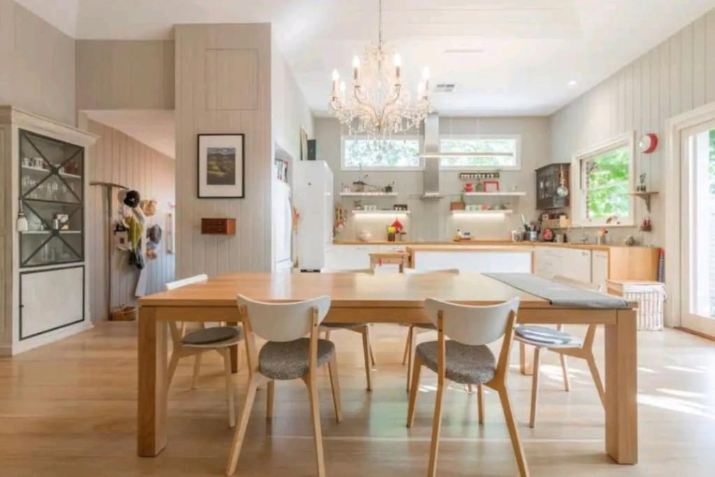 Henry Morcomb 2 Bdrm Sleeps 4 Wifi Adelaide