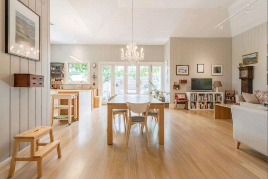 Henry Morcomb 2 Bdrm Sleeps 4 Wifi Adelaide
