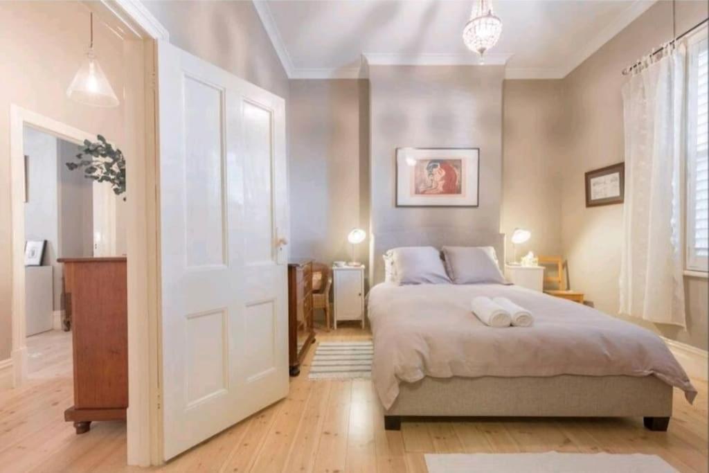 Henry Morcomb 2 Bdrm Sleeps 4 Wifi Holiday home
