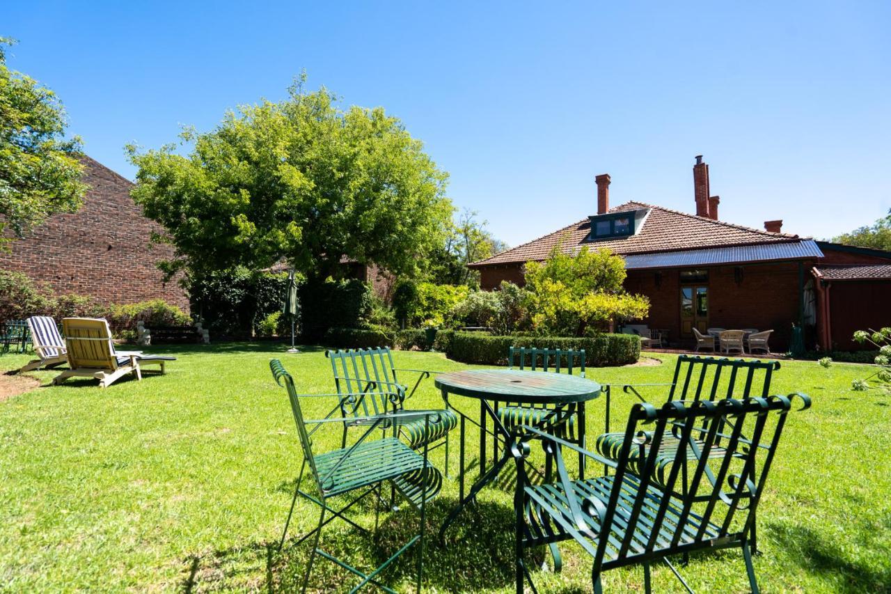 Buxton Manor Bed & Breakfast 4*