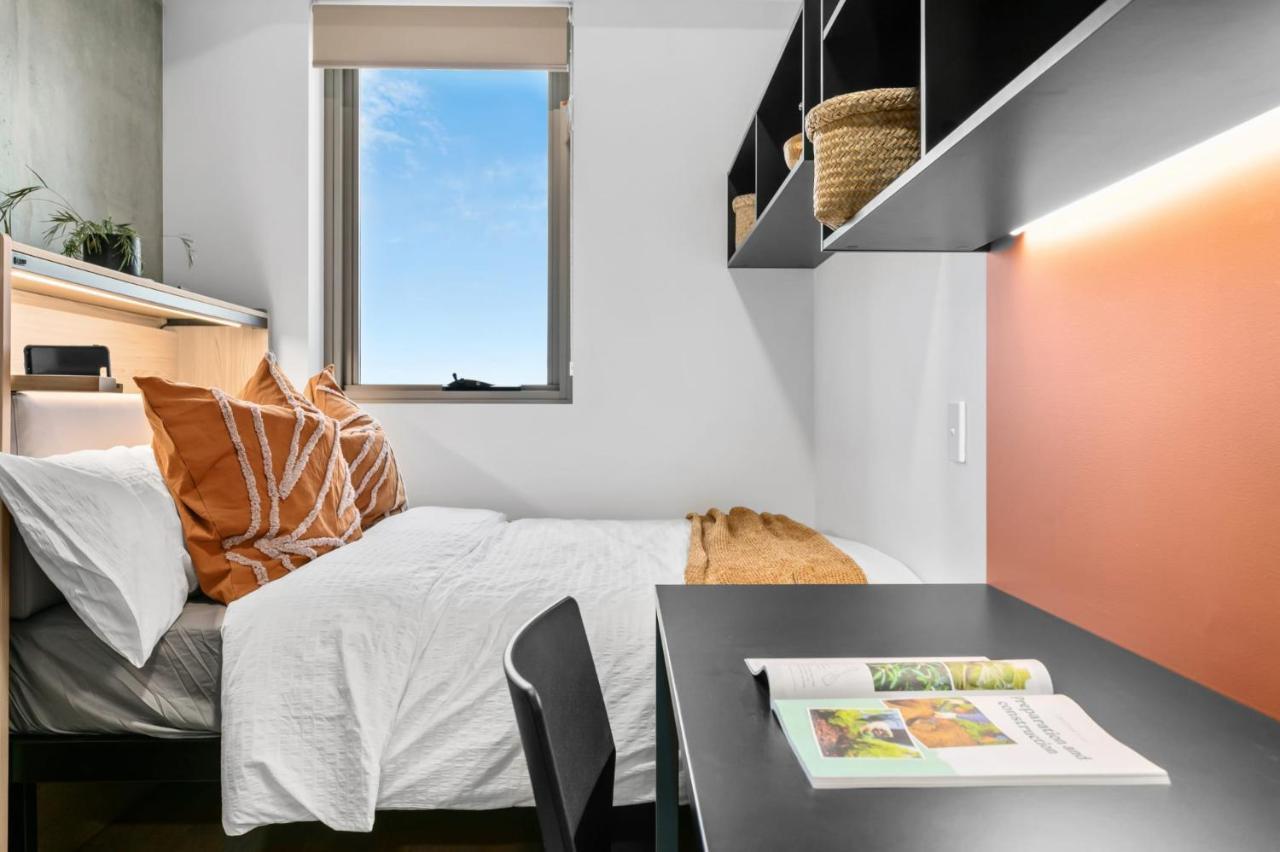 Comfy At Switch Living In The Centre Of * Adelaide
