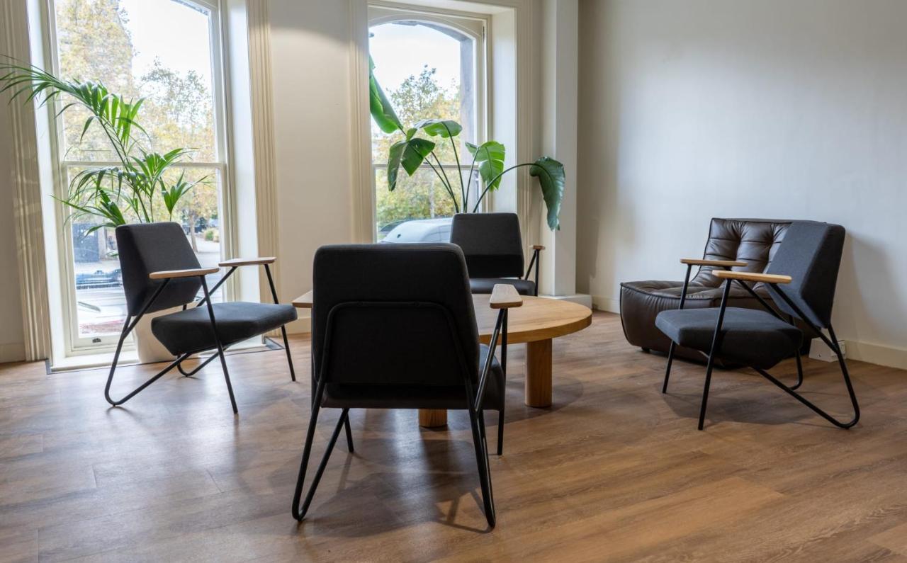 Comfy At Switch Living In The Centre Of Apartment