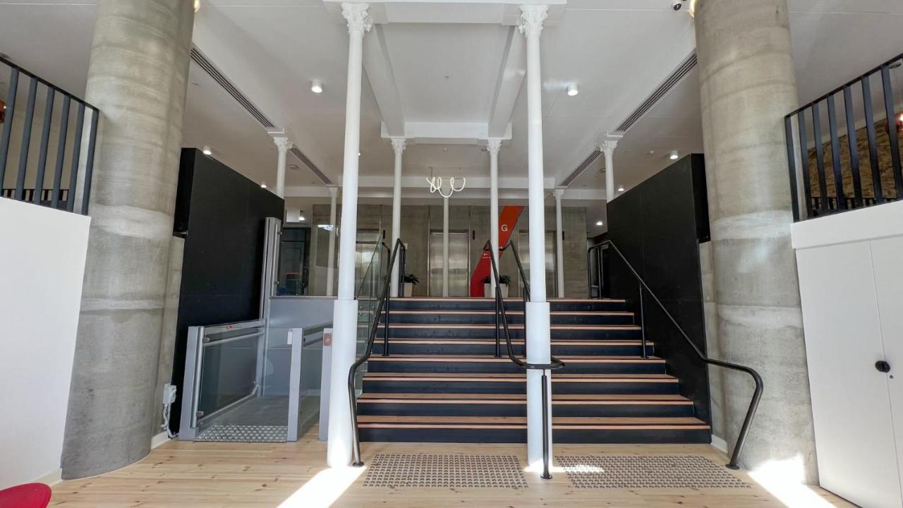 Comfy At Switch Living In The Centre Of Apartment