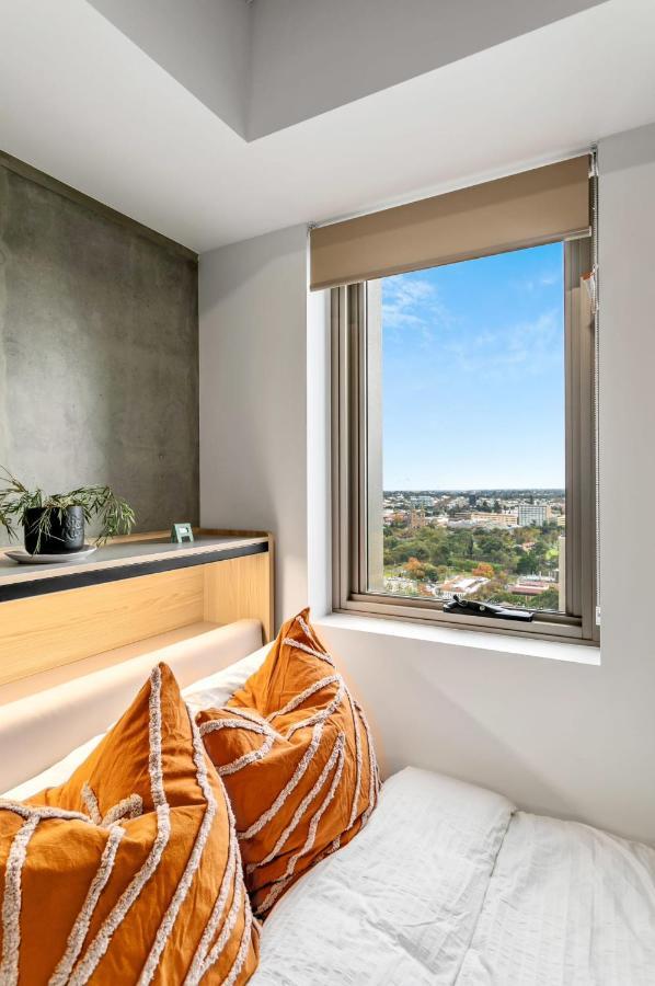 Comfy At Switch Living In The Centre Of Apartment