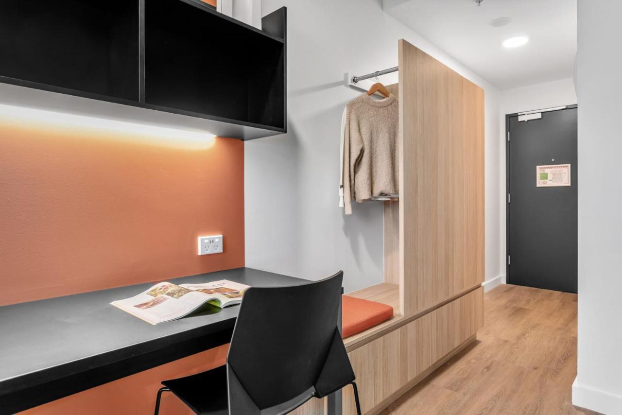 Comfy At Switch Living In The Centre Of Adelaide