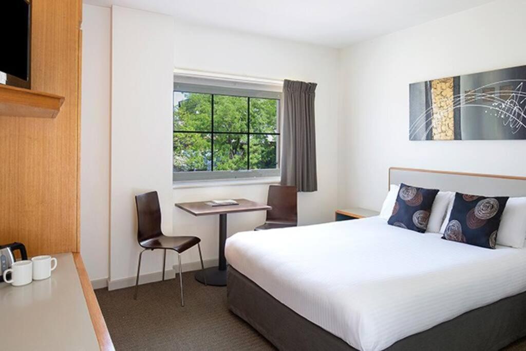 435/247 Gouger St. Ex In The Adelaide
