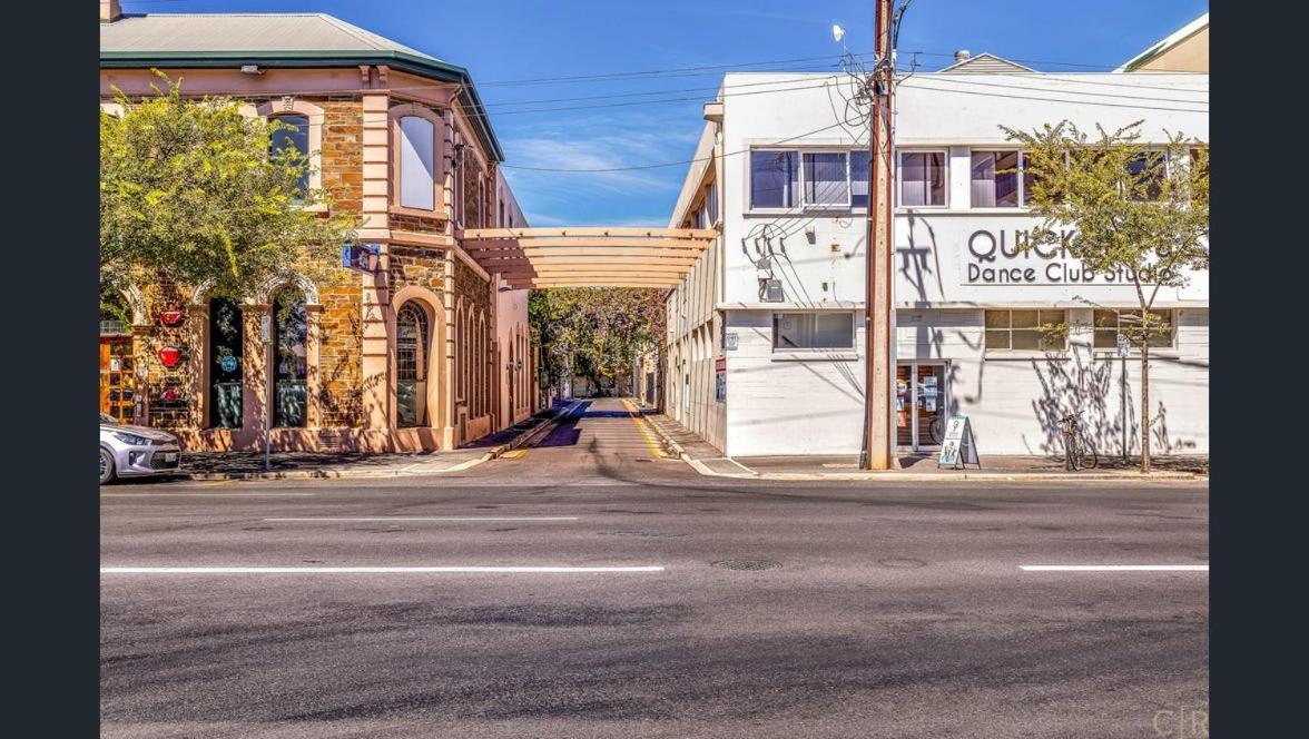 435/247 Gouger St. Ex In The