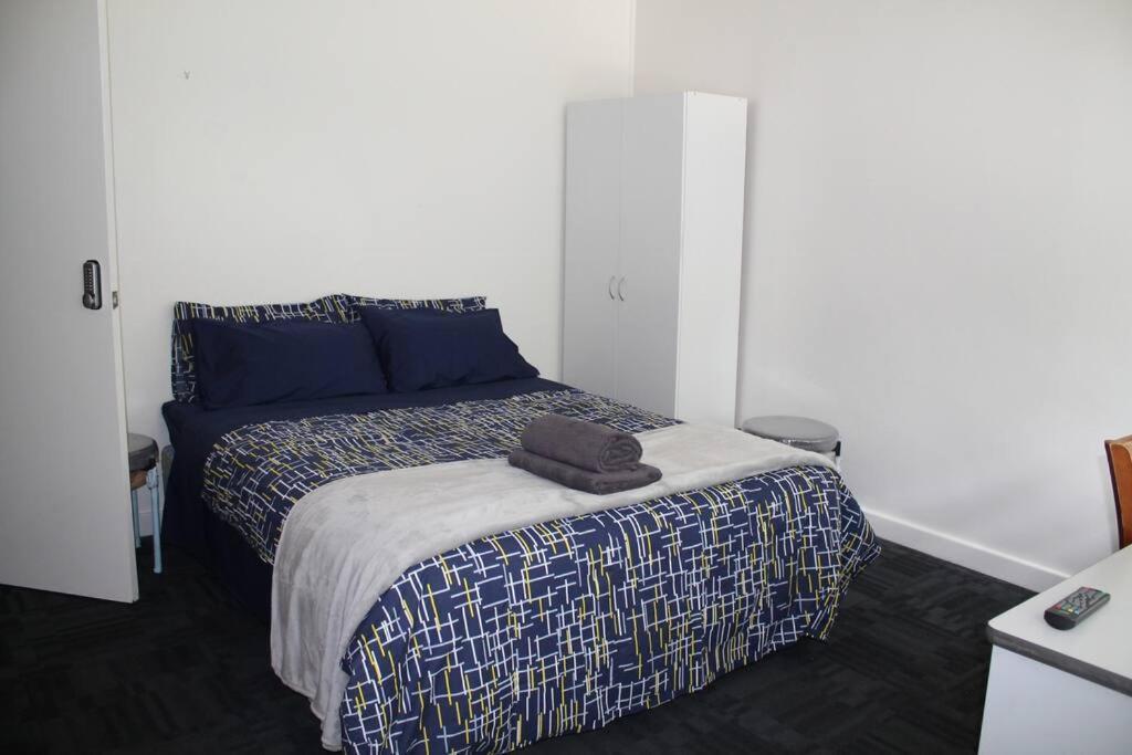Entire 3br Apt With Parking *