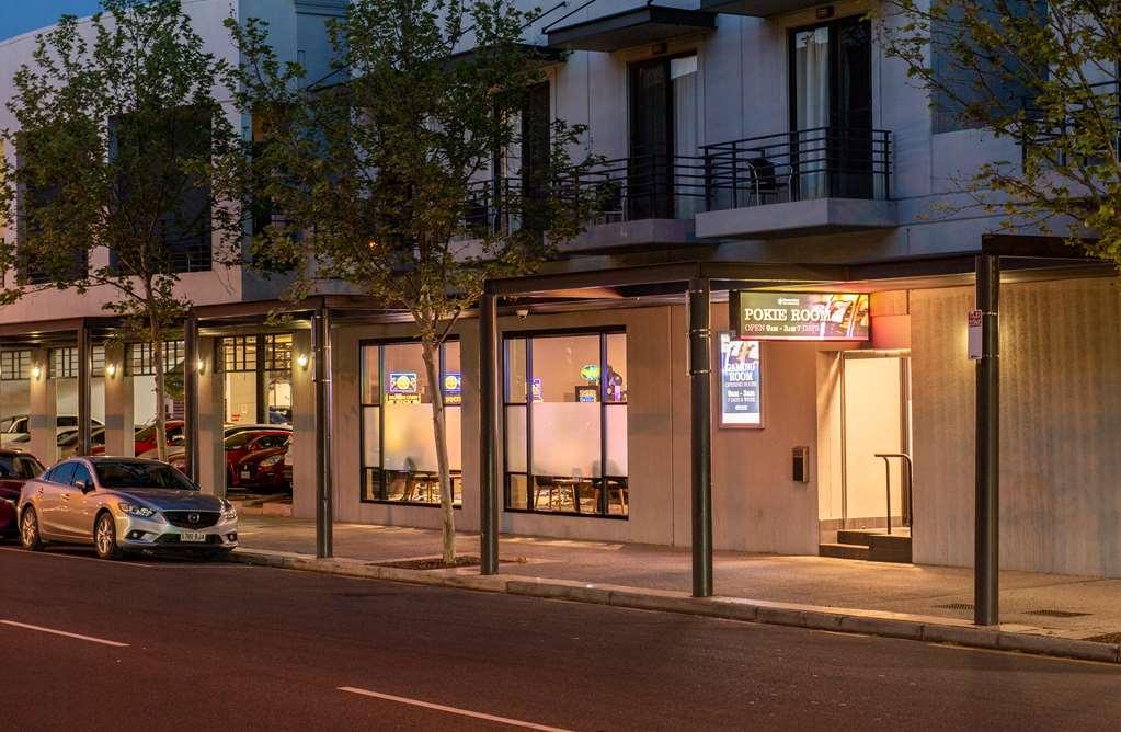 Mawson Lakes Hotel