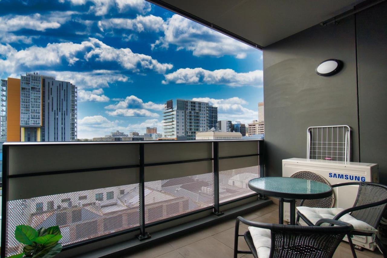 Modern 2 Bedroom - Cbd * Adelaide