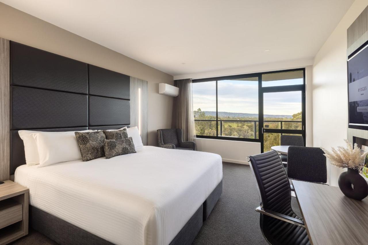 Hotel Rydges South Park 4*