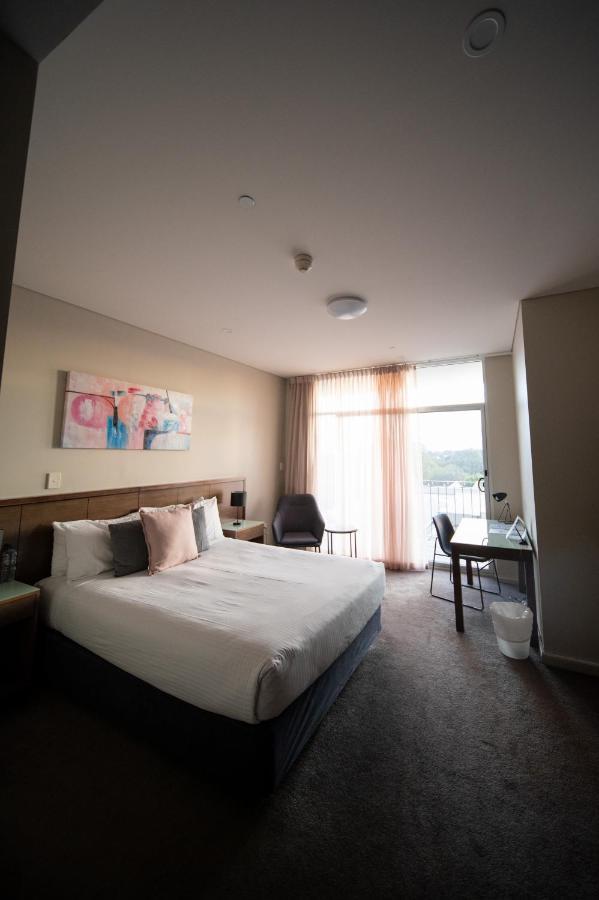 Sfera's Park & Convention Centre Hotel 4*