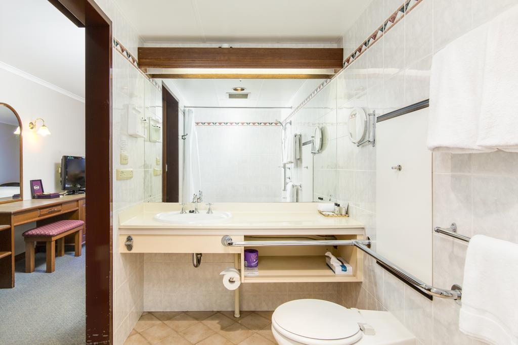 Adelaide Inn 4*