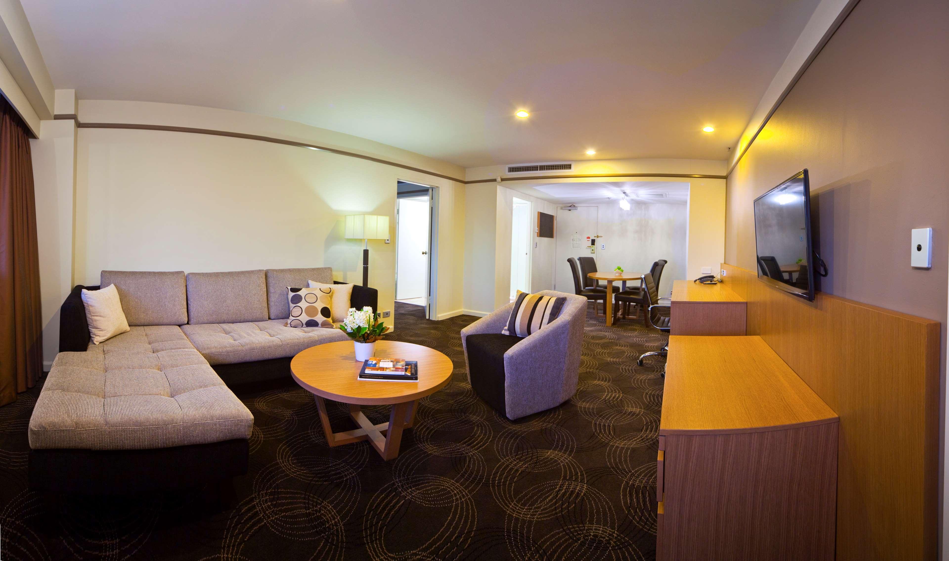 Stamford Plaza 5*