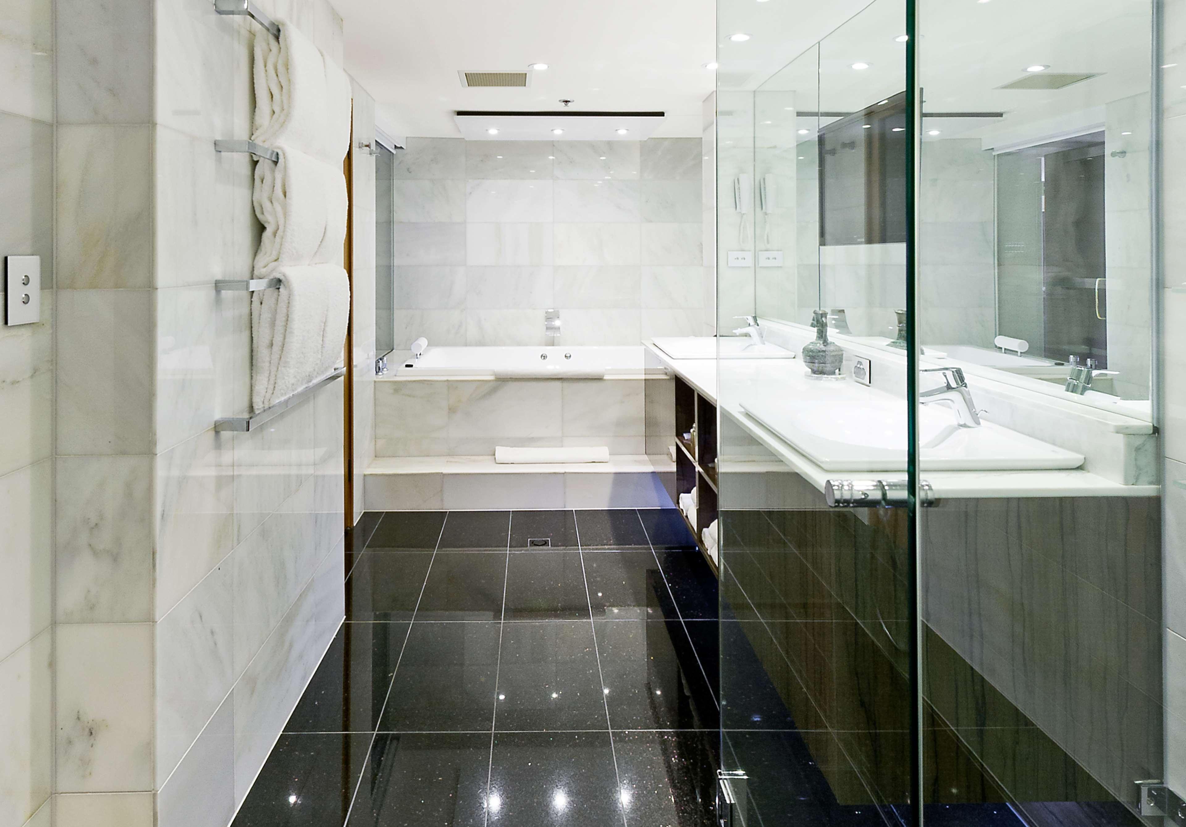 Hotel Stamford Plaza 5*