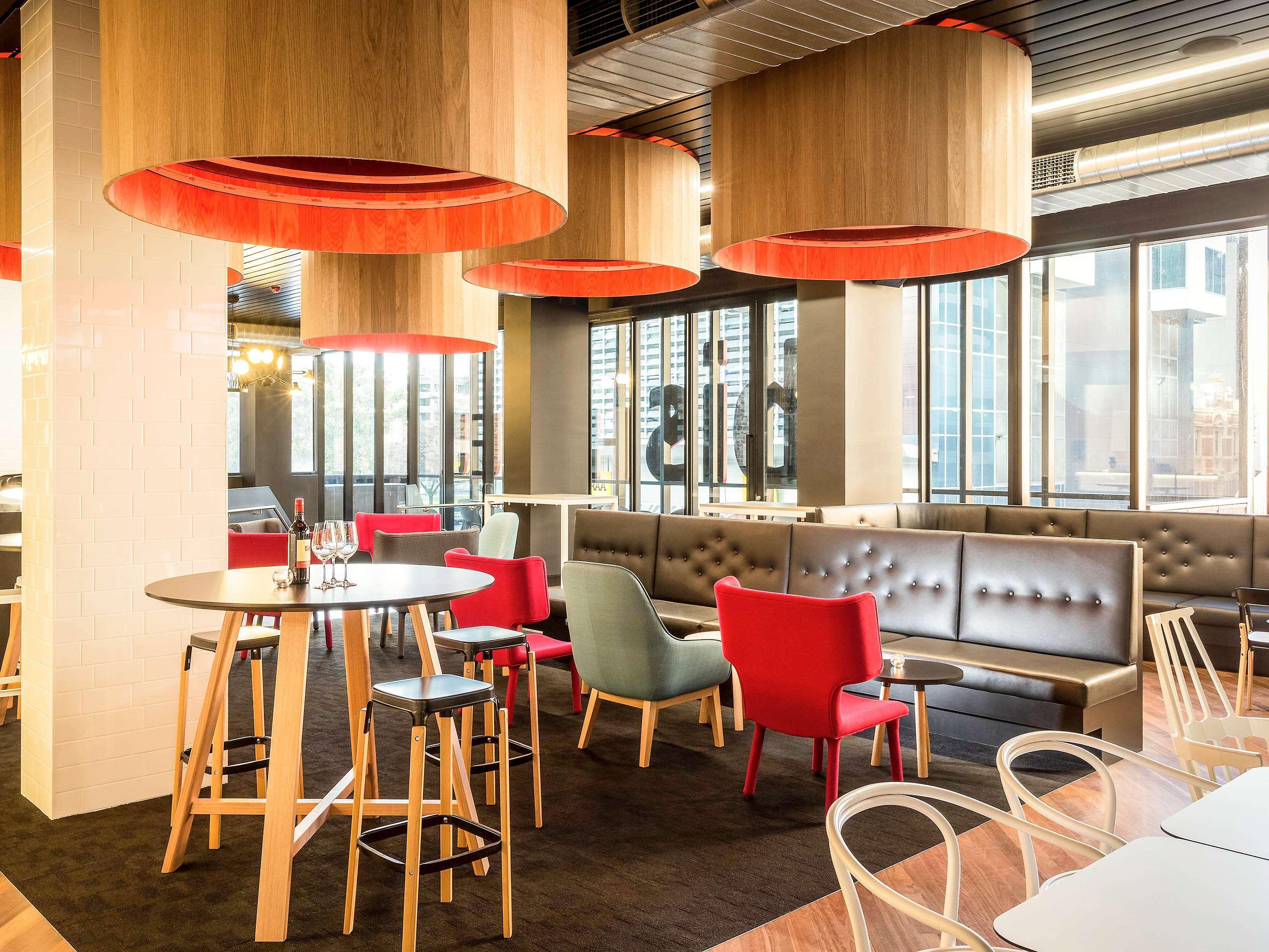 Ibis 4*