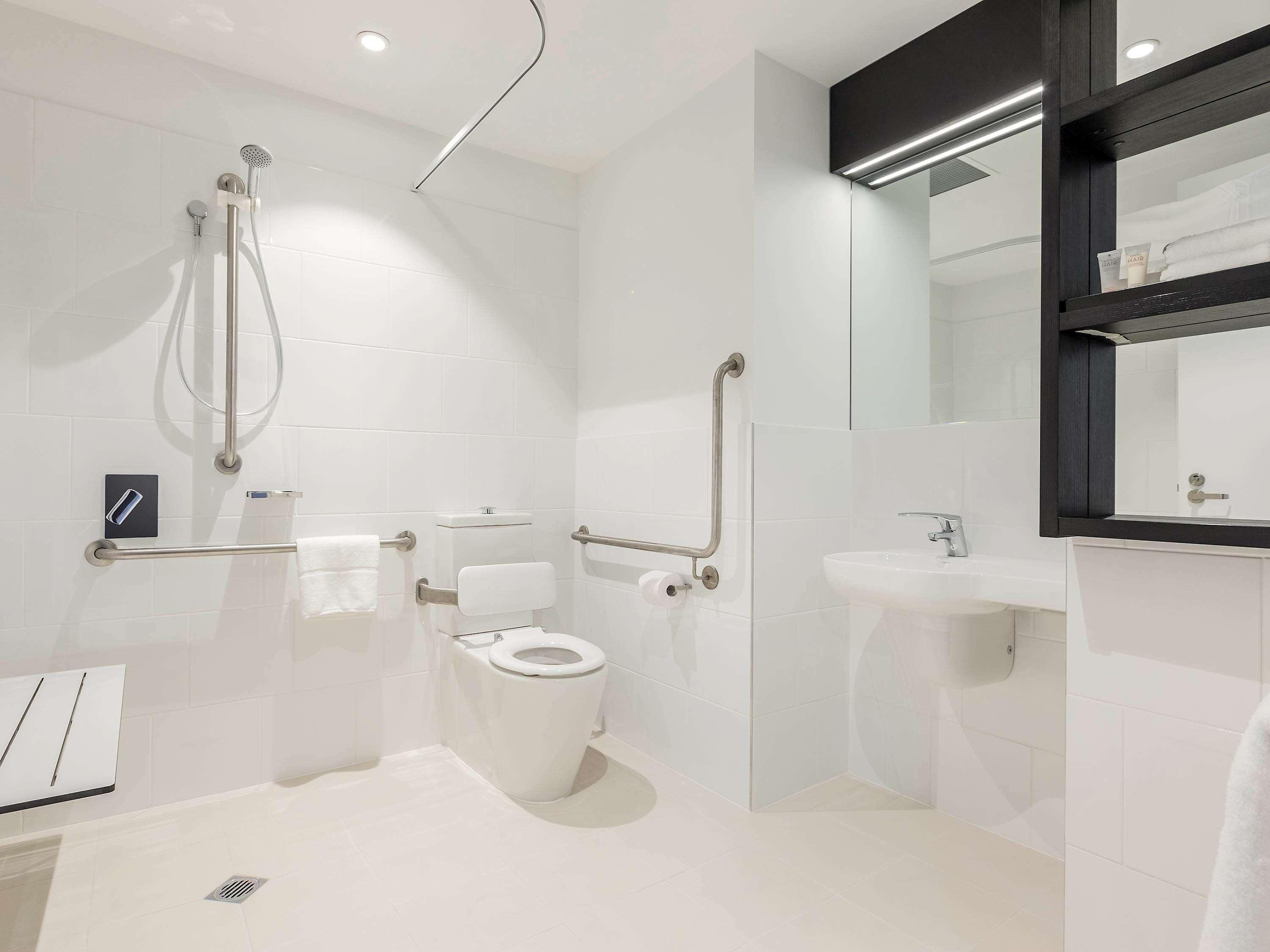 Ibis 4*