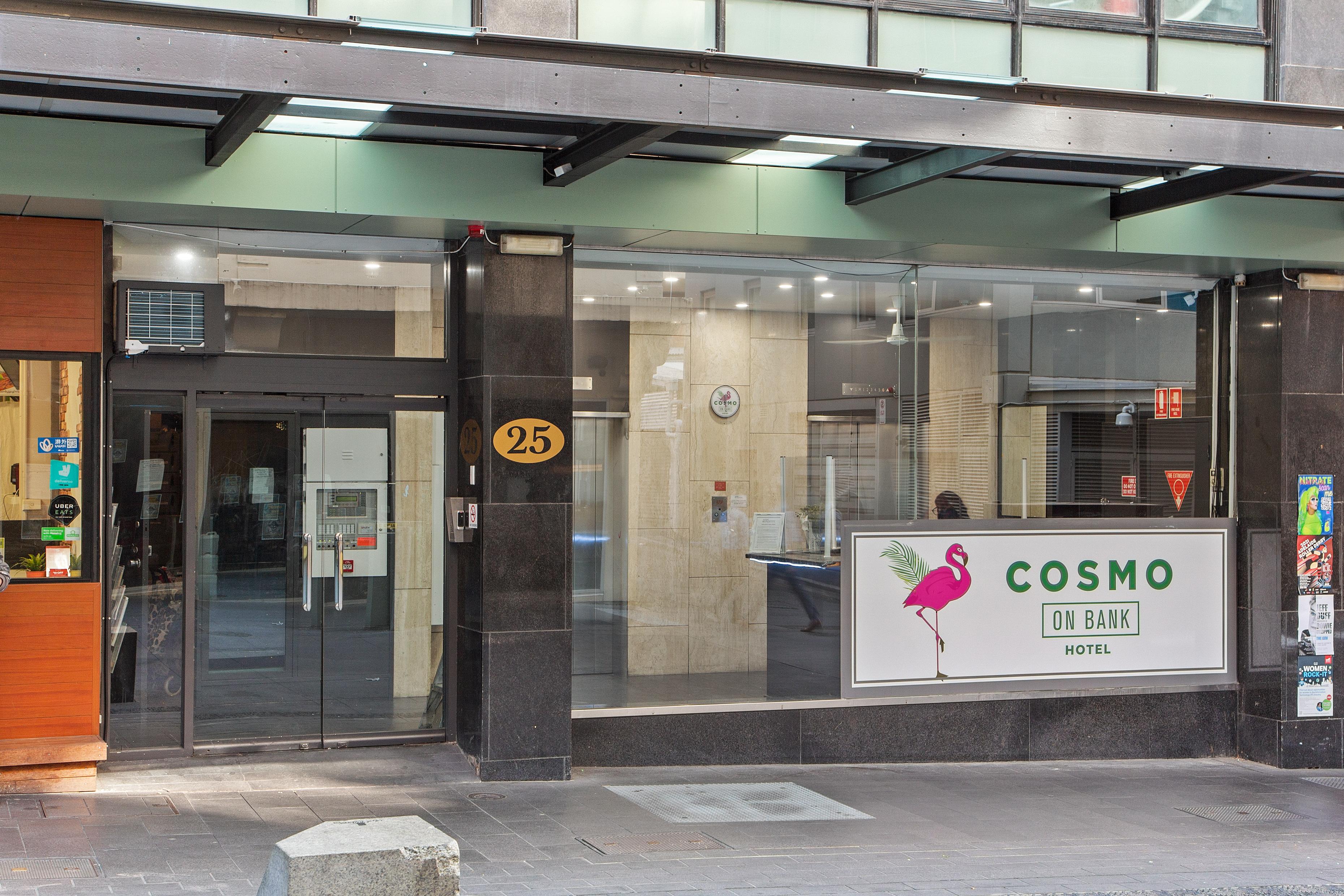 Hotel Cosmo On Bank 3*
