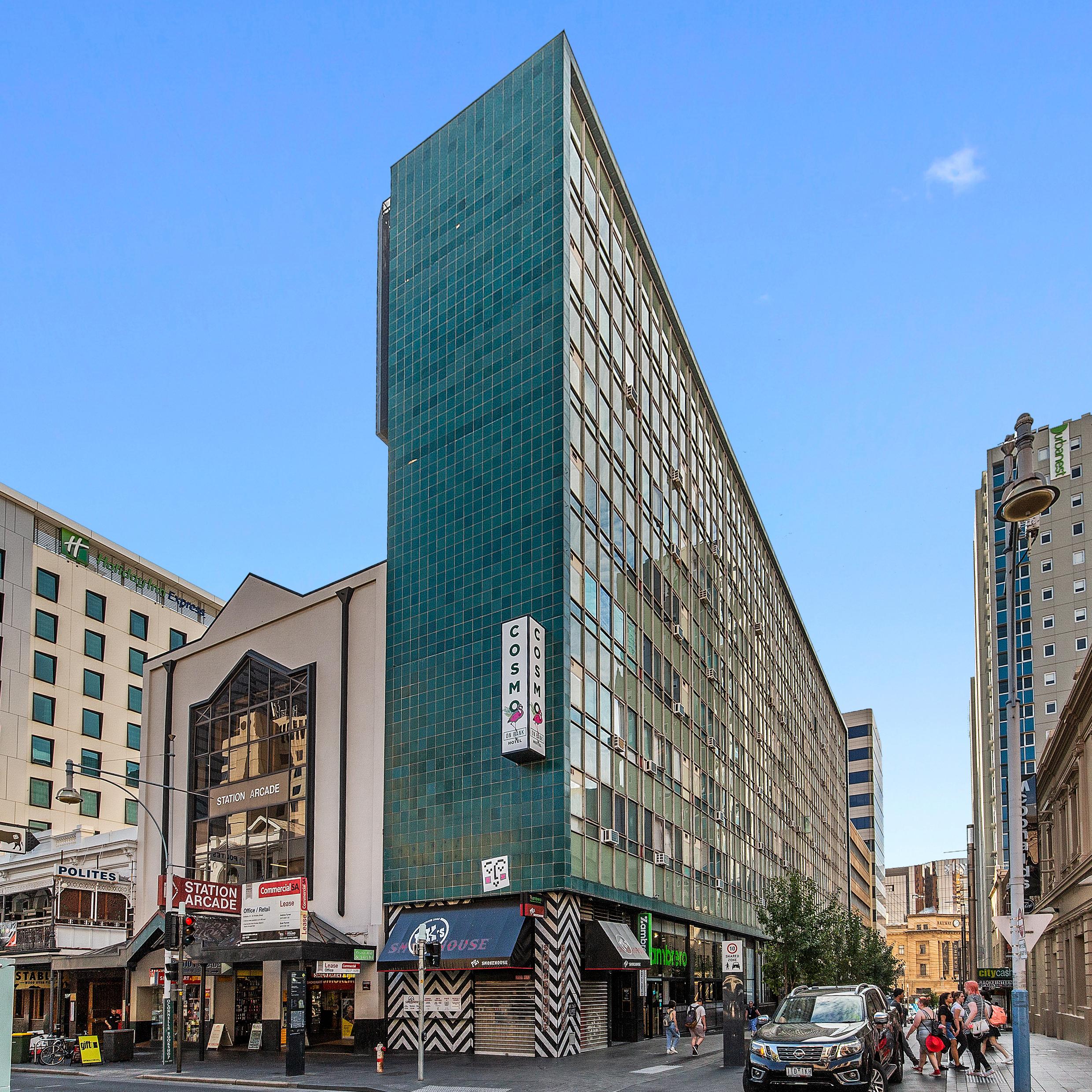 Hotel Cosmo On Bank 3*