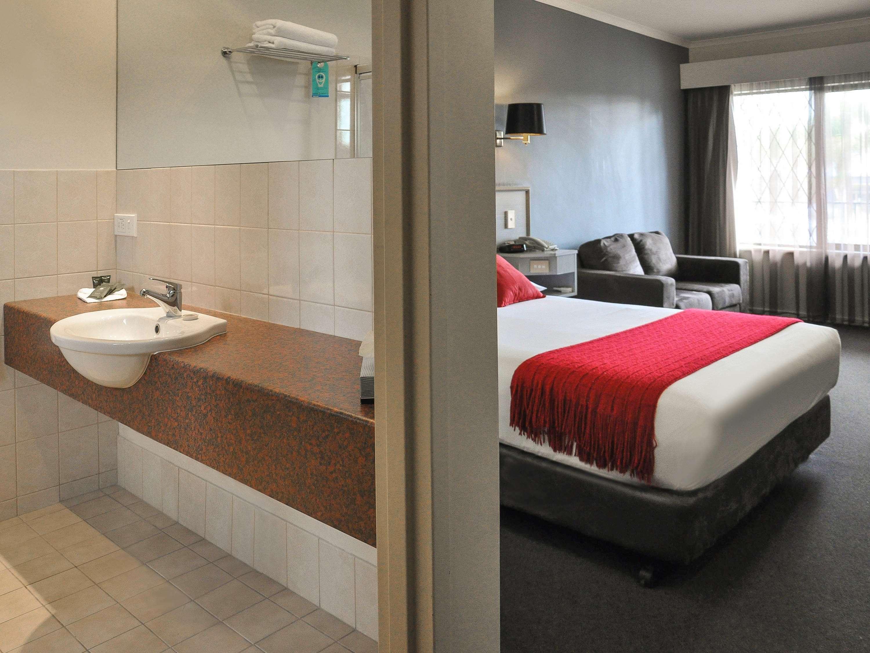 Ibis Styles Manor Motel Adelaide