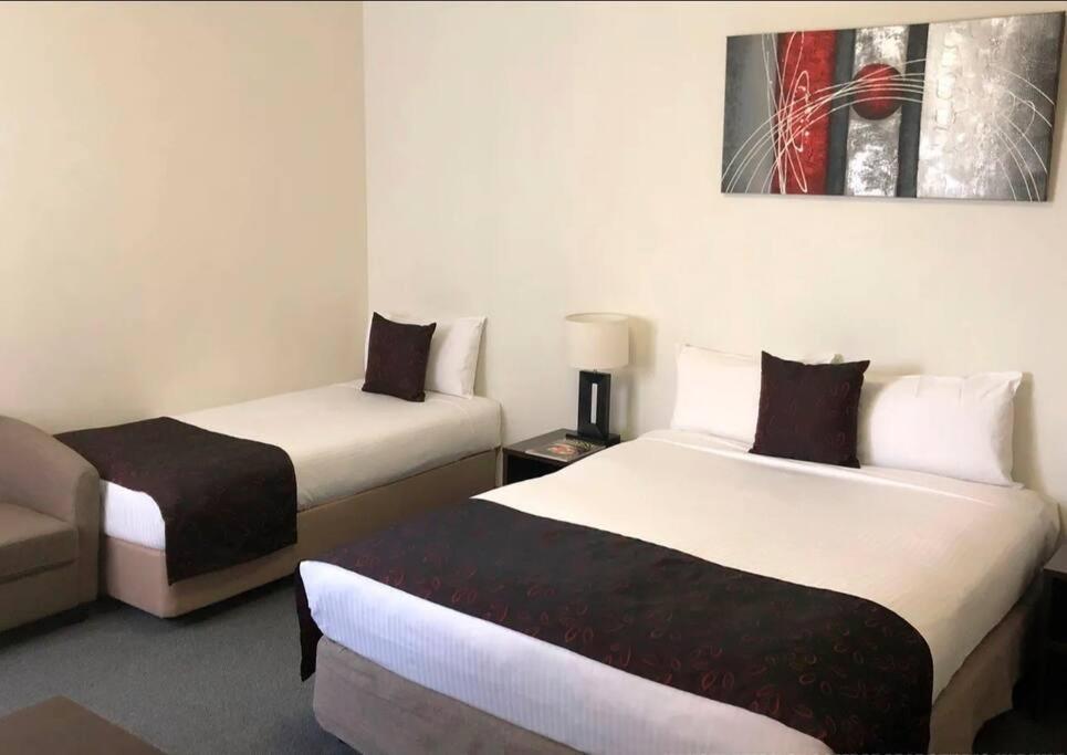 105 Gouger With Parking Apartment Adelaide