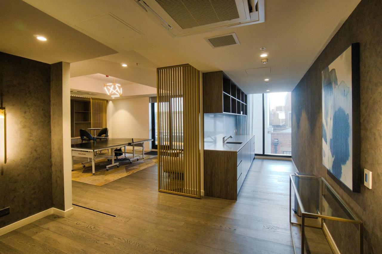 Apartment Nintendo Theme-adelaide Cbd-king Bed-gym-bbq *