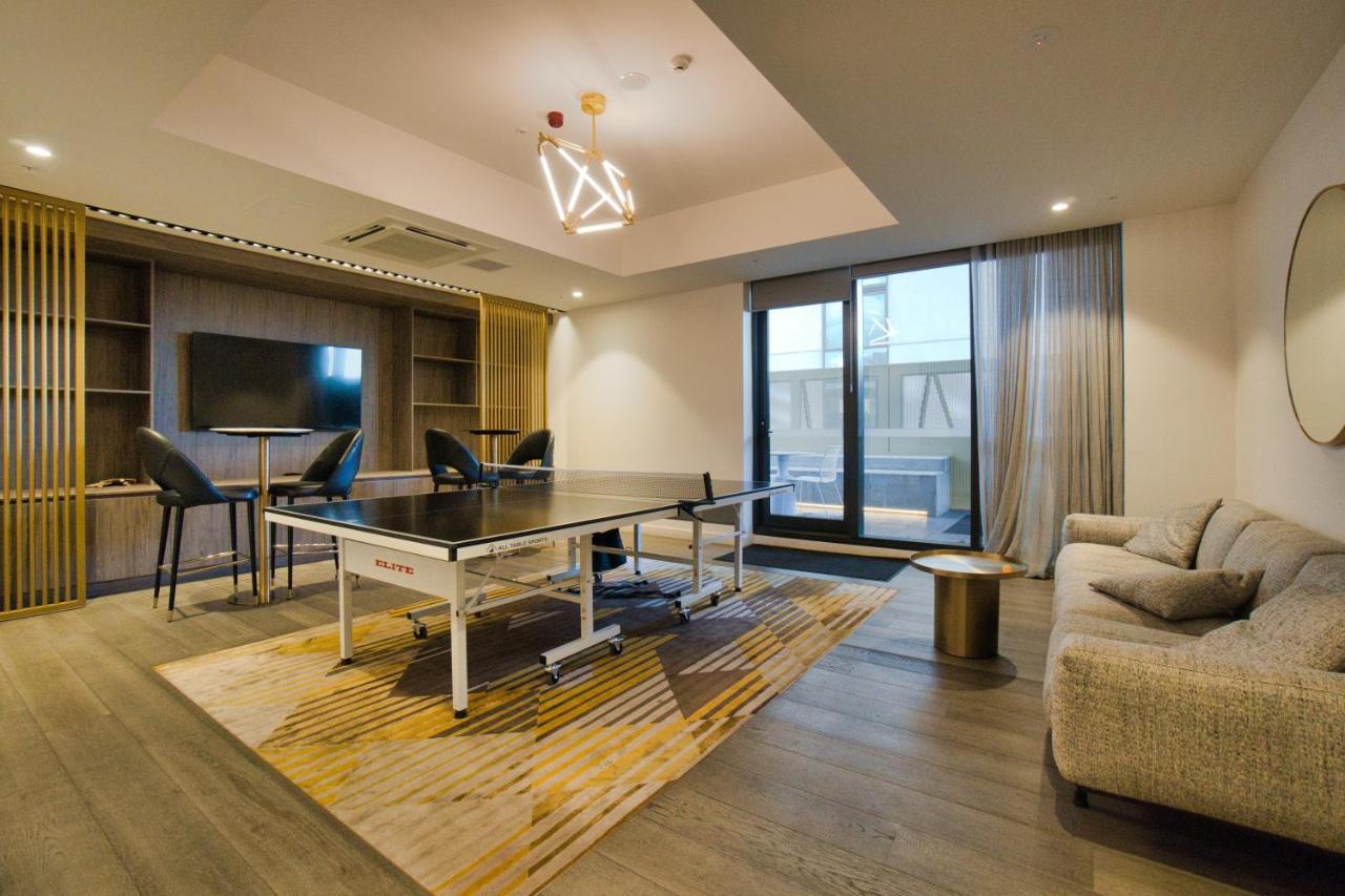 Nintendo Theme-adelaide Cbd-king Bed-gym-bbq * Adelaide