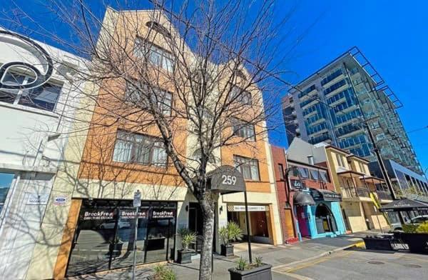 312 Ex Ensuite With Parking