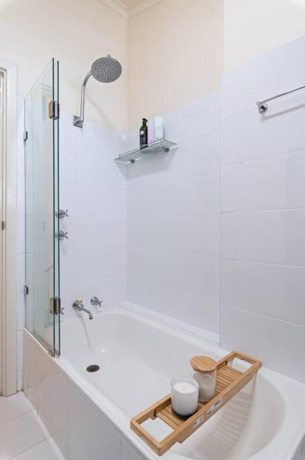 Character & Charm 3 Bed Home- Free Wine Apartment