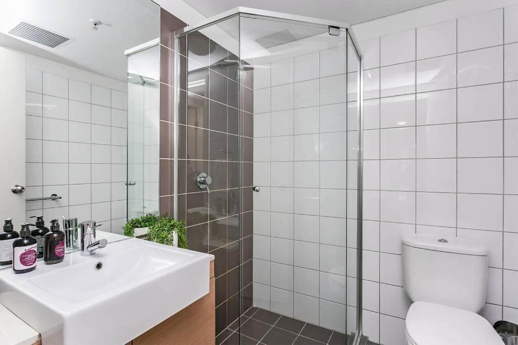 City Centre Apt - 3 Bed/parking/cbd/wifi * Adelaide