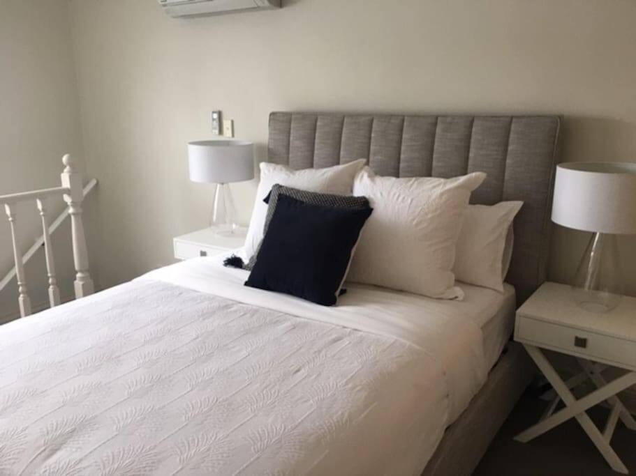 Modern China Town - Free Carpark Holiday home *