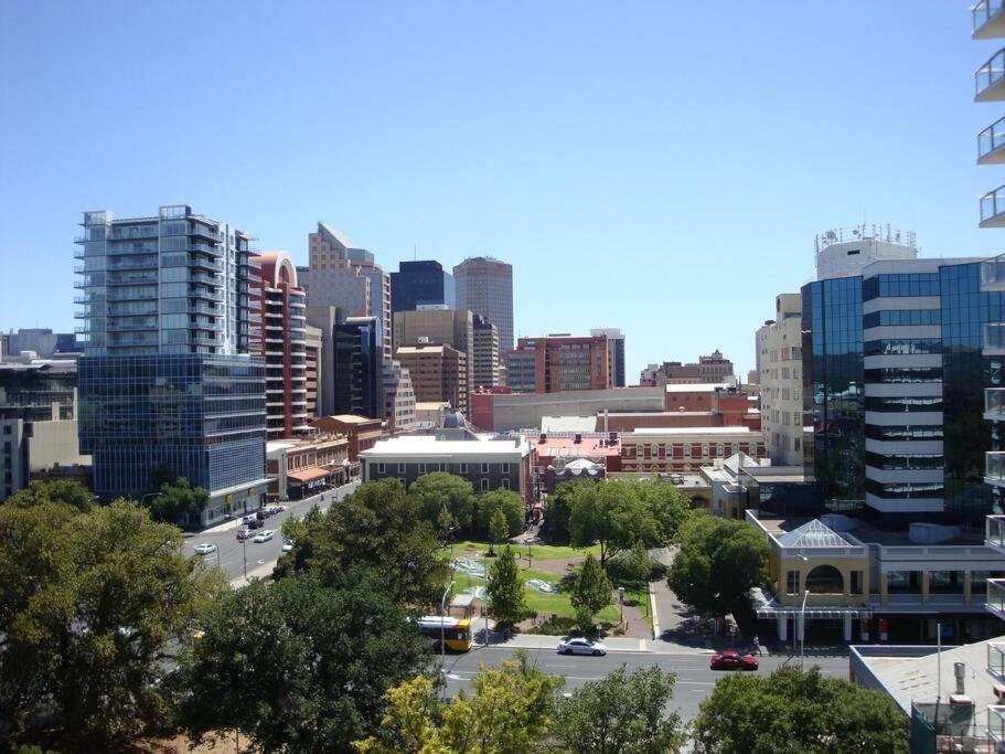 Marble Cbd Luxury 2 Bedroom Pool & Parking